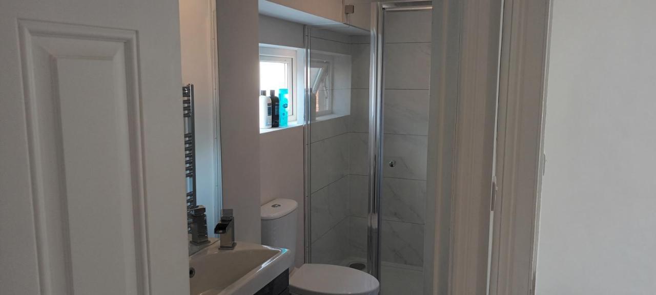 Eglinton Road - Super King - Ensuite Bray Exterior photo